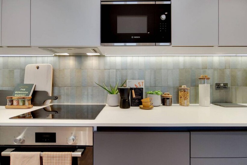 Park Lane, Wembley, HA9 3 bed flat to rent - £2,899 pcm (£669 pw)