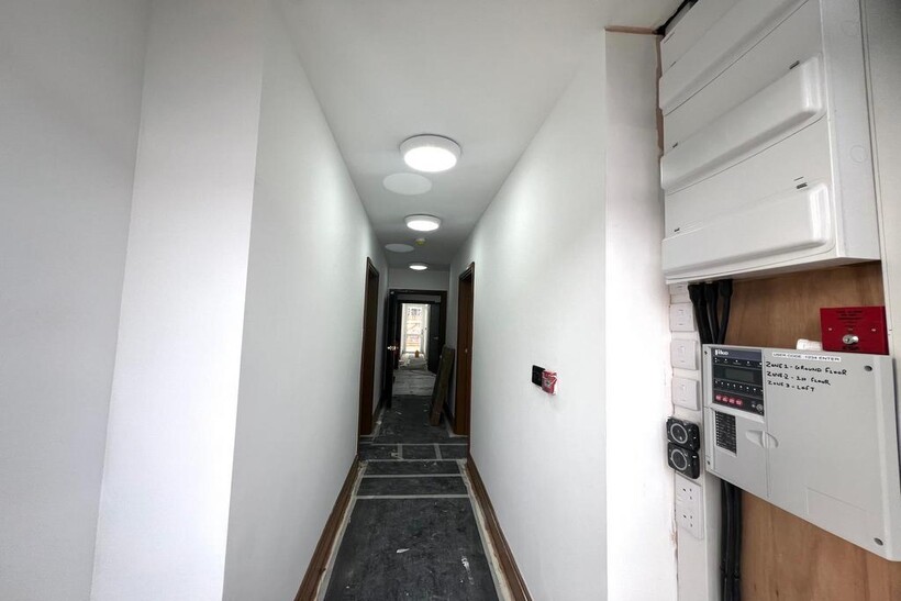 Warwick Road, Southall UB2 10 bed semi-detached house to rent - £9,995 pcm (£2,307 pw)