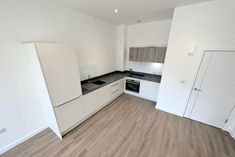 Meadow House, Ashwood Way RG23 1 bed ground floor maisonette to rent - £1,040 pcm (£240 pw)