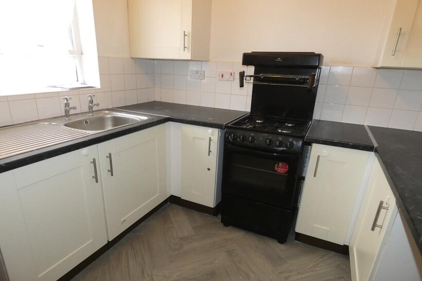 Westmorland Mews, Leegomery 2 bed end of terrace house to rent - £820 pcm (£189 pw)