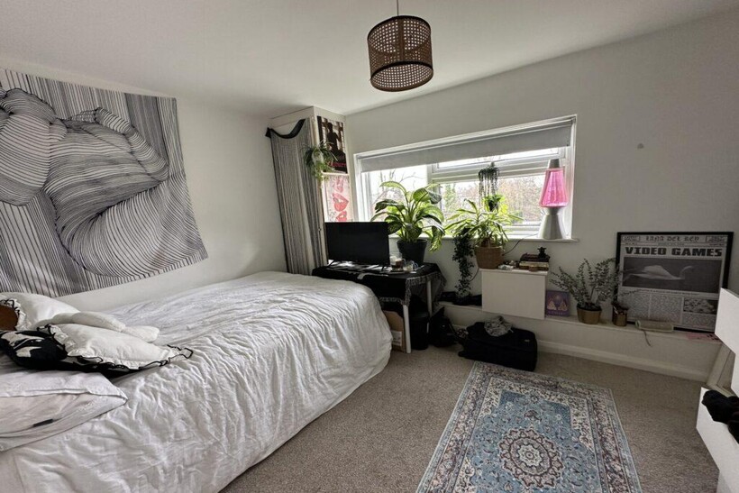 Fallowfield M14 4 bed penthouse to rent - £3,085 pcm (£712 pw)