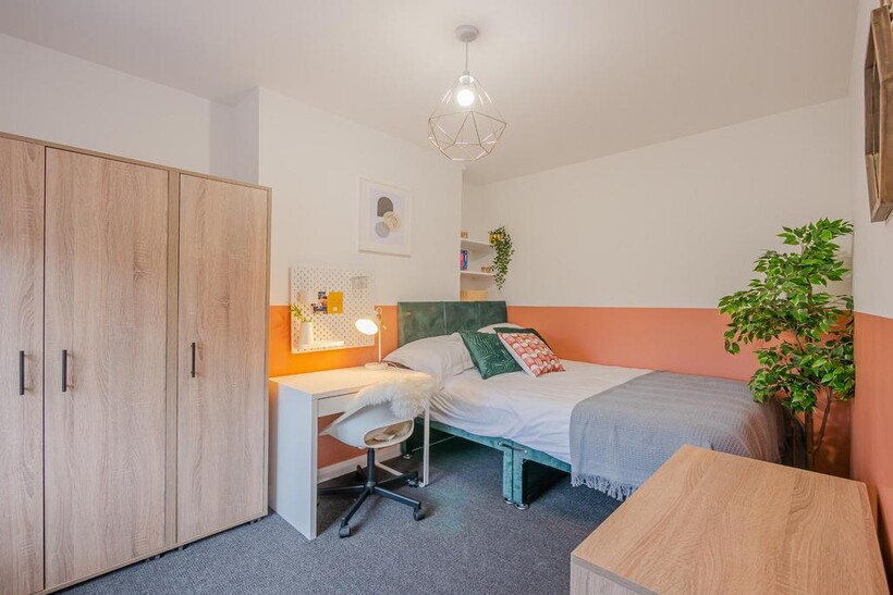 Colwyn Road, Northampton, NN1 6 bed terraced house to rent - £772 pcm (£178 pw)