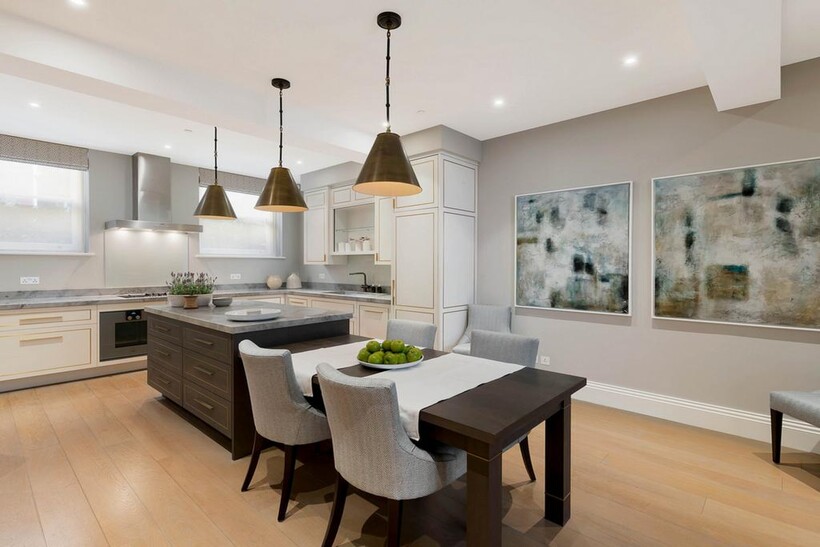 Clabon Mews, London, SW1X 3 bed mews to rent - £16,250 pcm (£3,750 pw)