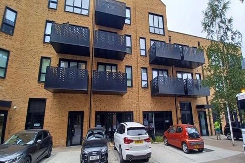 Boston Road, W7 Retail property (high street) to rent - £2,083 pcm (£481 pw)
