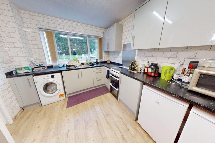 Raddlebarn Road Birmingham... 4 bed terraced house to rent - £2,080 pcm (£480 pw)
