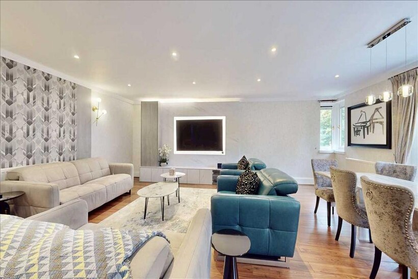 Chasewood Park, Sudbury Hill, Harrow 4 bed apartment to rent - £3,800 pcm (£877 pw)