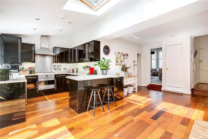 Dafforne Road, London SW17 2 bed flat to rent - £3,050 pcm (£704 pw)