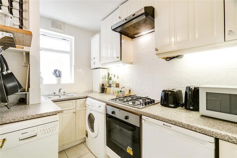 Wandsworth Bridge Road, London SW6 2 bed flat to rent - £3,400 pcm (£785 pw)