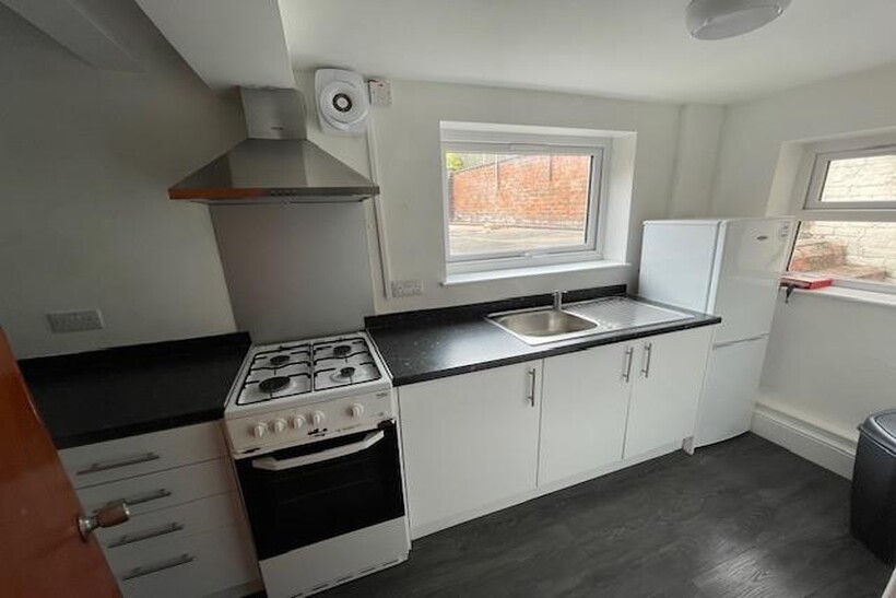 6 Forfield Place, Leamington Spa 8 bed house to rent - £3,960 pcm (£914 pw)