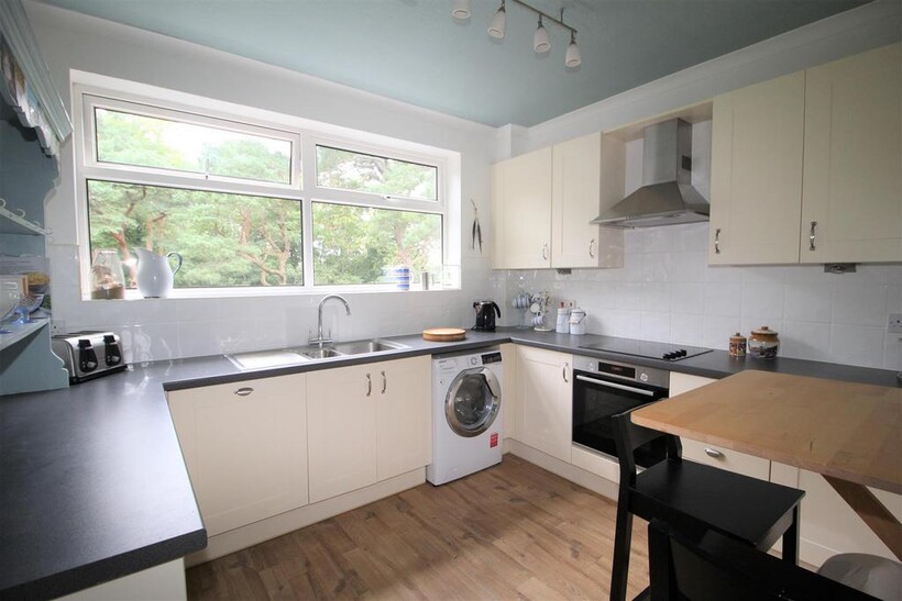 Pine Park Mansions, Wilderton Road... 2 bed apartment to rent - £1,375 pcm (£317 pw)