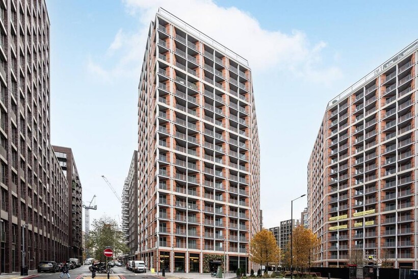 Bloom West, Nine Elms, Nine Elms... 3 bed flat to rent - £6,205 pcm (£1,432 pw)