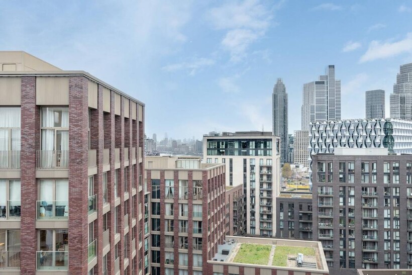 Bloom West, Nine Elms, Nine Elms... 3 bed flat to rent - £6,205 pcm (£1,432 pw)