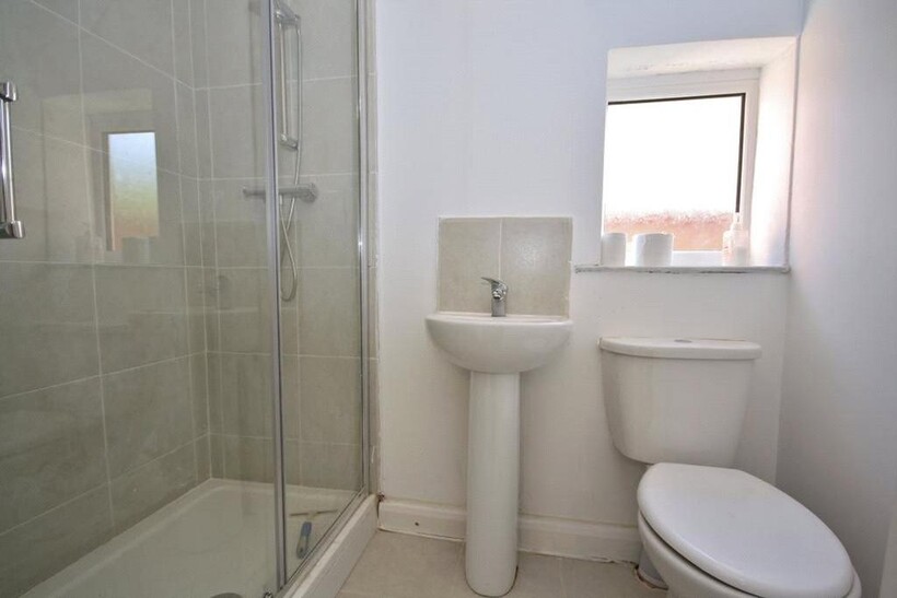 Ashenden Road, Guildford, GU2 6 bed semi-detached house to rent - £4,368 pcm (£1,008 pw)