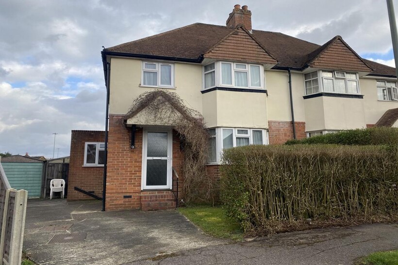 Ashenden Road, Guildford, GU2 4 bed semi-detached house to rent - £2,912 pcm (£672 pw)