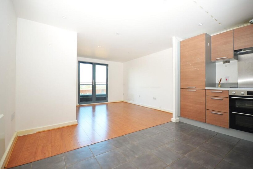 Coral House, London NW10 7FH 2 bed flat to rent - £1,898 pcm (£438 pw)
