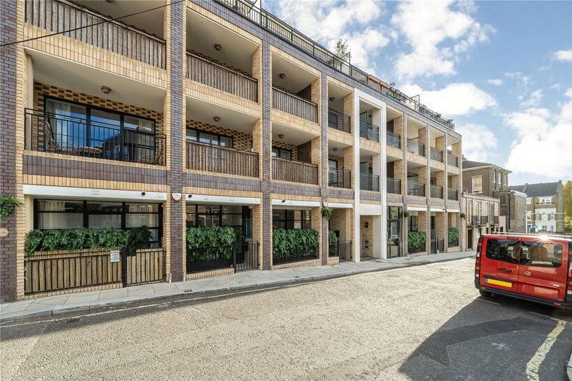 Hampshire Street, London NW5 2 bed flat to rent - £3,198 pcm (£738 pw)