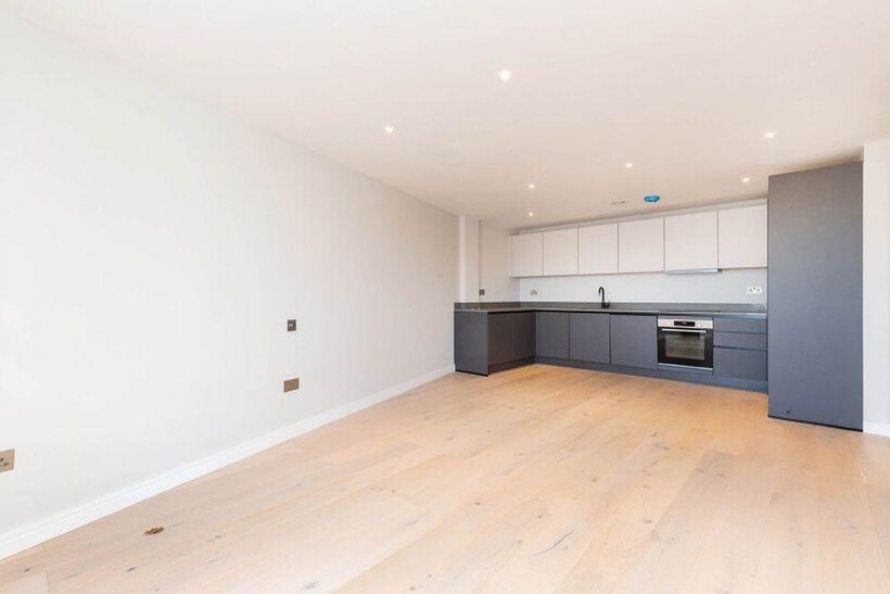 N8 2 bed apartment to rent - £2,799 pcm (£646 pw)