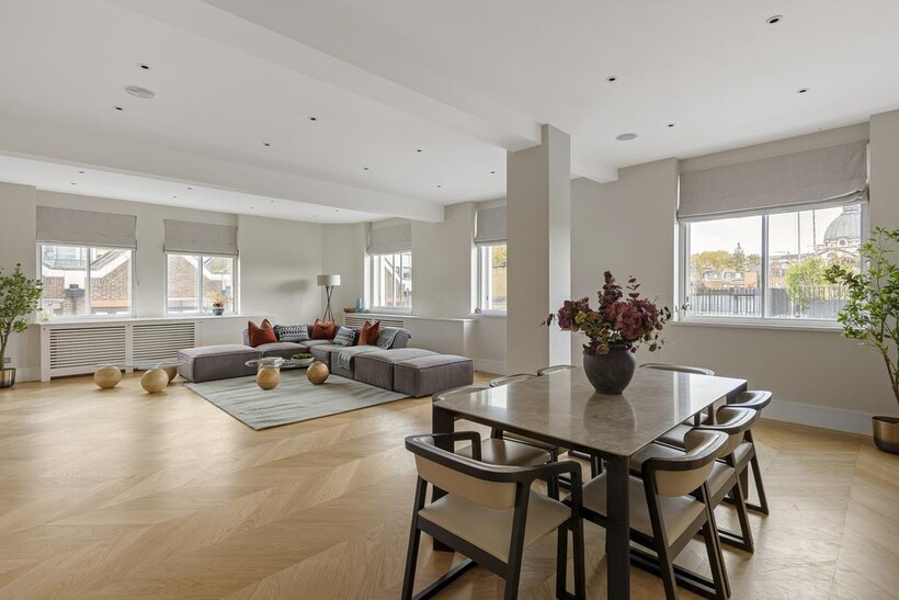 Cheval House, London SW7 3 bed apartment to rent - £11,000 pcm (£2,538 pw)