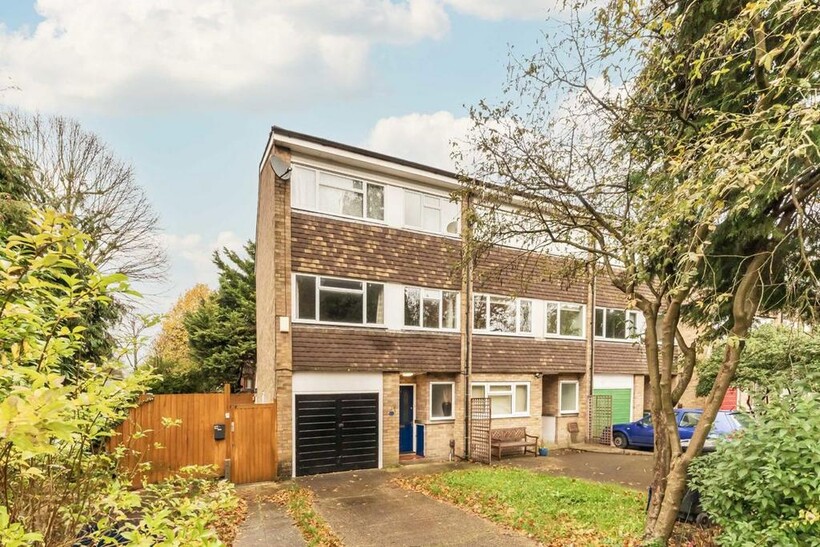 Elmcroft Close, London W5 1 bed flat to rent - £1,599 pcm (£369 pw)