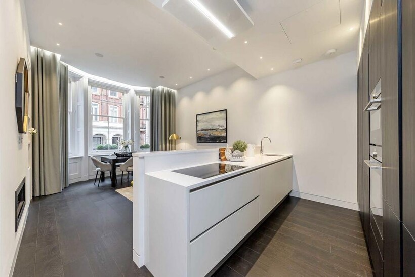 Park Street, London W1K 2 bed flat to rent - £5,958 pcm (£1,375 pw)