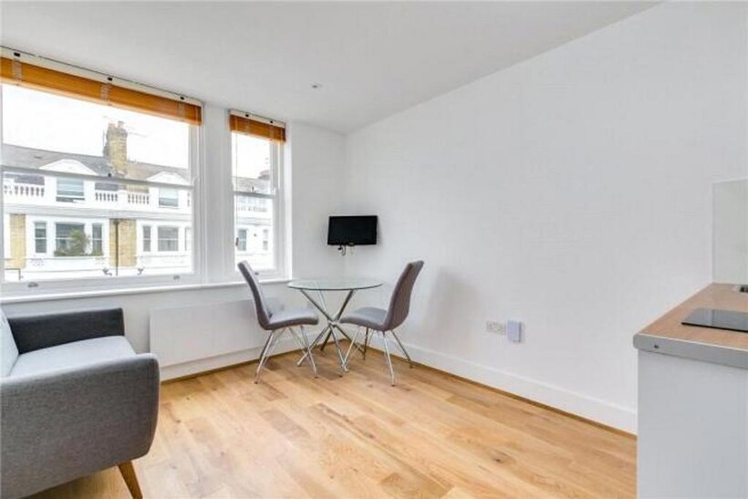 Coleherne Road, 10 Coleherne Road, SW10 1 bed flat to rent - £1,998 pcm (£461 pw)