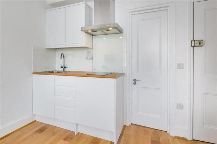 Coleherne Road, 10 Coleherne Road, SW10 1 bed flat to rent - £1,998 pcm (£461 pw)