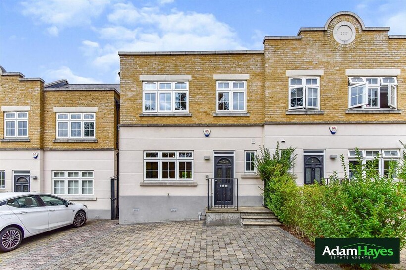 Anastasia Mews, Woodside Park N12 4 bed semi-detached house to rent - £3,700 pcm (£854 pw)