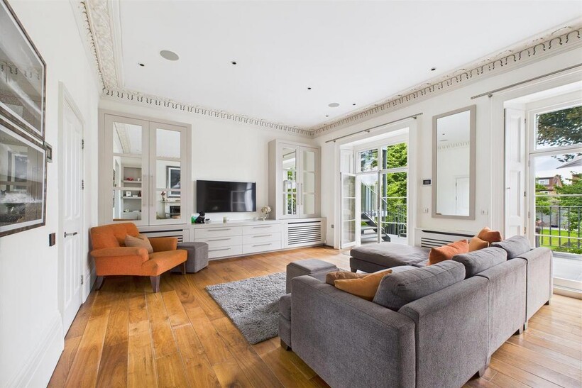 CAM04749 G0-PR0044-STILL019.jpg