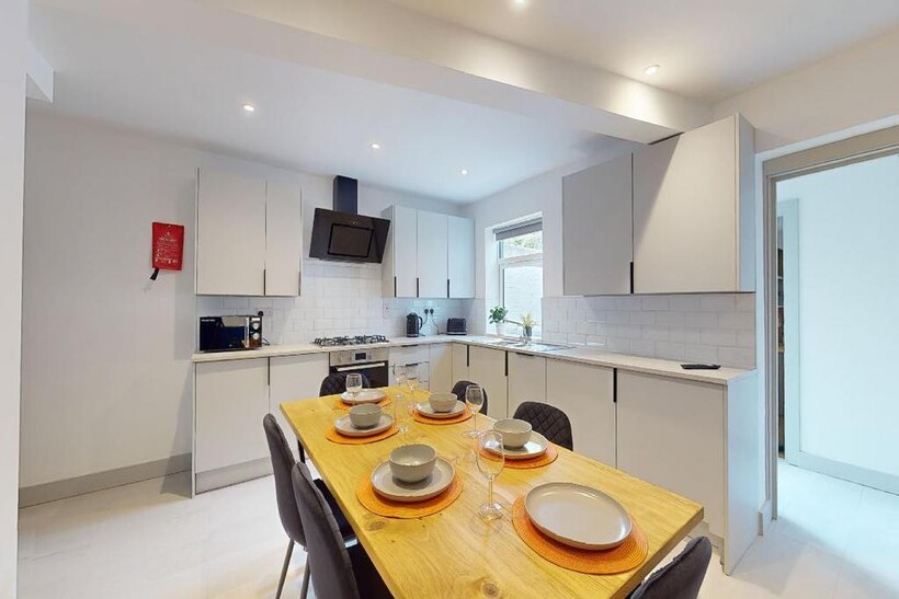 212-Sir-Henry-Parkes-Road-08182023 092643.jpg