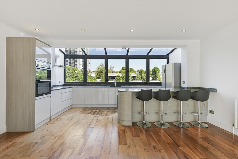 King Henrys Road, Primrose Hill... 5 bed townhouse to rent - £6,750 pcm (£1,558 pw)