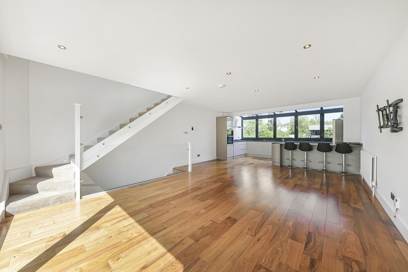 King Henrys Road, Primrose Hill... 5 bed townhouse to rent - £6,750 pcm (£1,558 pw)