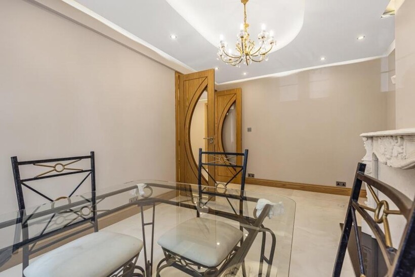 Regent's Park, London NW8 3 bed flat to rent - £3,150 pcm (£727 pw)