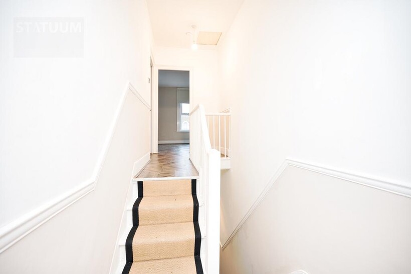 Dunlace Road, Off Chatsworth Road... 4 bed terraced house to rent - £4,199 pcm (£969 pw)