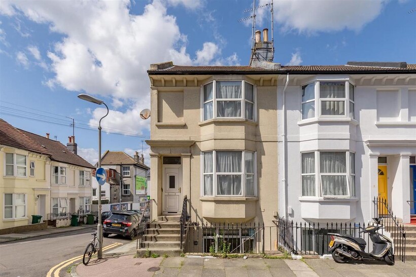 Fairlight Place, Brighton 4 bed house share to rent - £2,940 pcm (£678 pw)