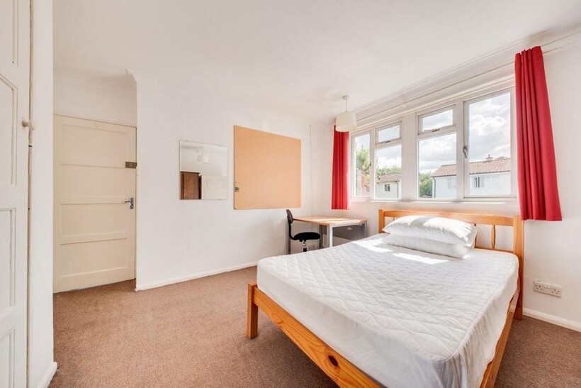 Old Park Avenue, Canterbury 4 bed house to rent - £1,426 pcm (£329 pw)