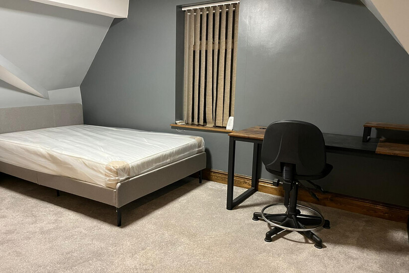 Oak Lane, Bradford BD9 1 bed in a house share to rent - £450 pcm (£104 pw)