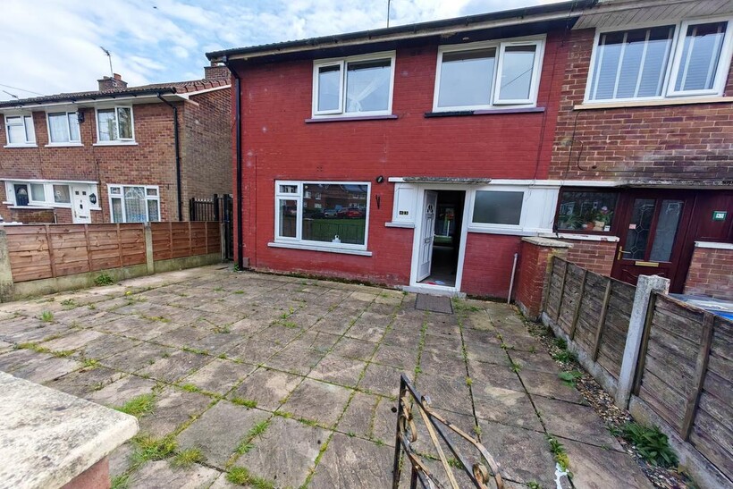 Kenyon Way, Little Hulton M38 3 bed semi-detached house to rent - £1,095 pcm (£253 pw)