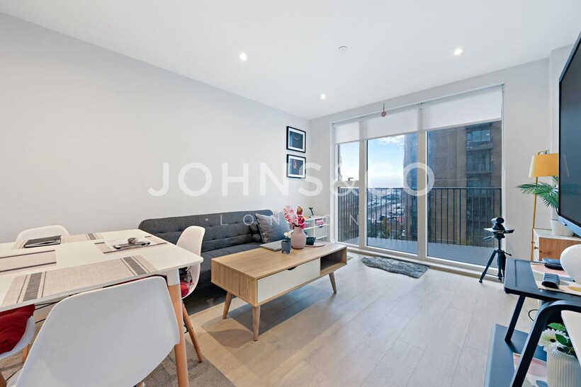 Horlicks Quarter, Slough, London, SL1 2 bed apartment to rent - £1,599 pcm (£369 pw)