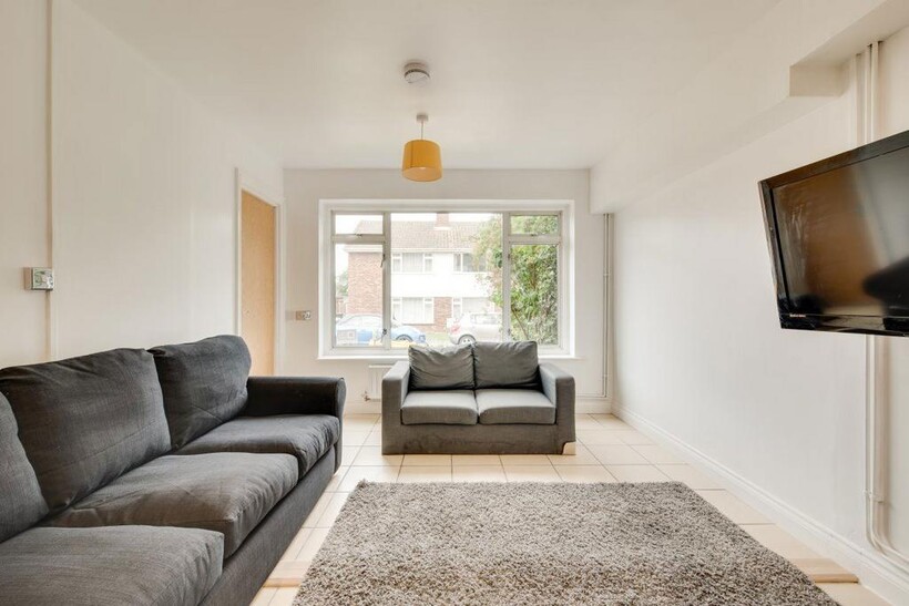 College Road, Canterbury 5 bed house to rent - £2,986 pcm (£689 pw)