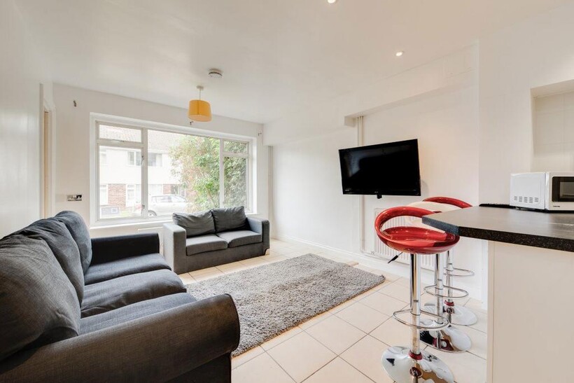 College Road, Canterbury 5 bed house to rent - £2,986 pcm (£689 pw)