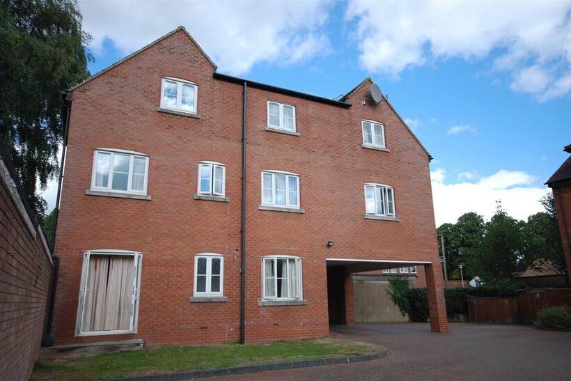 4, 1 Whites Row, Kenilworth 2 bed apartment to rent - £1,100 pcm (£254 pw)