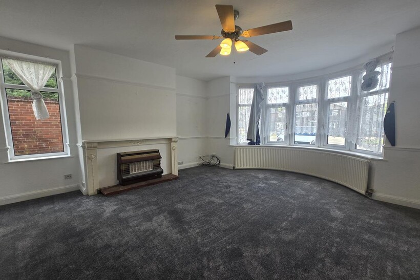 Woodgate Lane, Birmingham, West... 3 bed detached house to rent - £1,175 pcm (£271 pw)