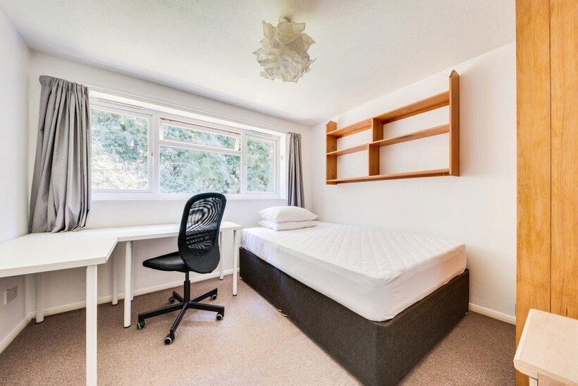 St Michaels Road, Canterbury 5 bed house to rent - £2,106 pcm (£486 pw)