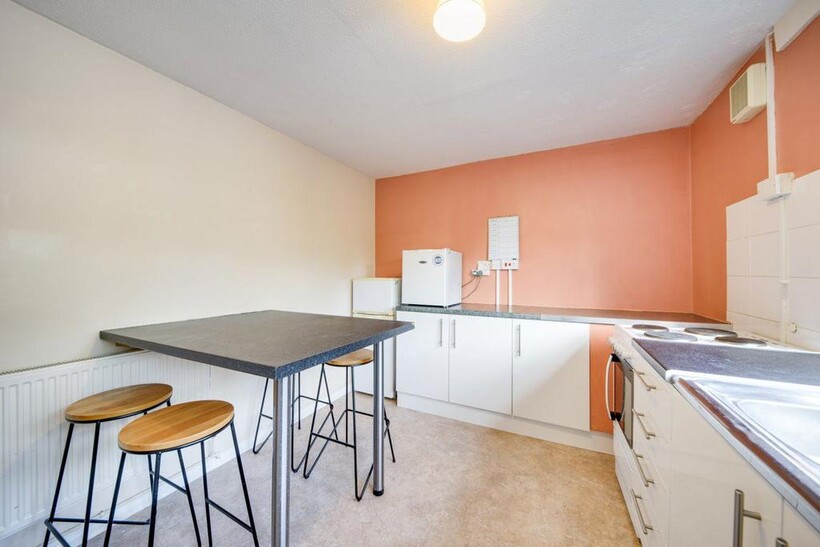 Longmeadow Way, Canterbury 3 bed flat to rent - £1,261 pcm (£291 pw)