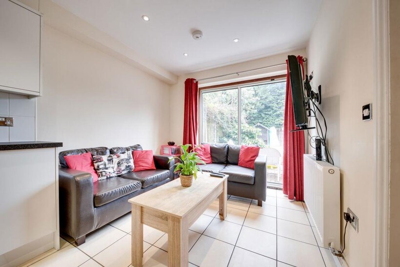 College Road, Canterbury 5 bed house to rent - £2,986 pcm (£689 pw)