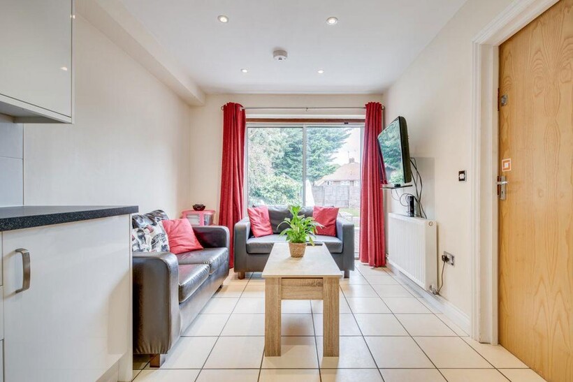 College Road, Canterbury 5 bed house to rent - £2,986 pcm (£689 pw)