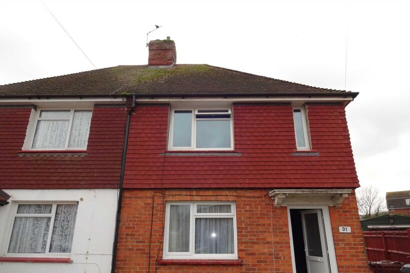Hampden Avenue, Eastbourne 2 bed terraced house to rent - £1,170 pcm (£270 pw)