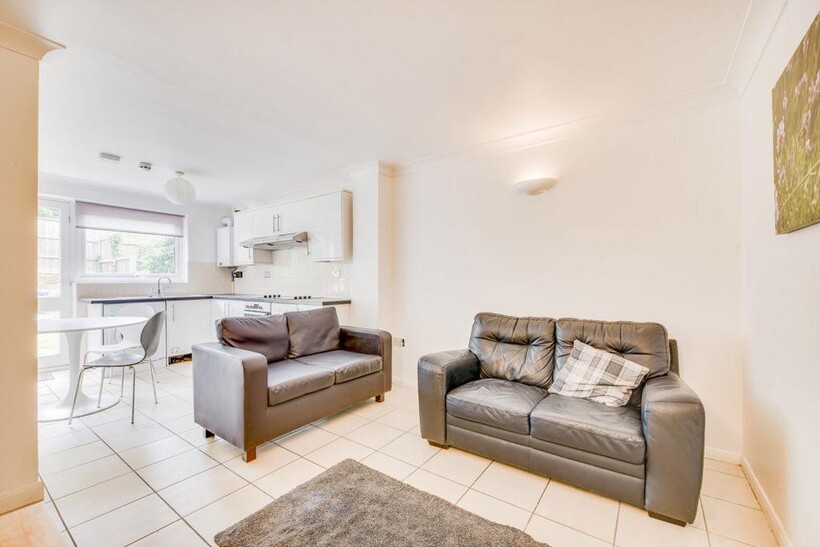 Regency Place, Canterbury 5 bed house to rent - £2,682 pcm (£619 pw)