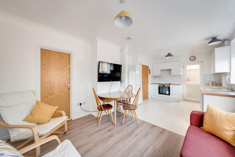 Somerset Road, Canterbury 4 bed house to rent - £2,132 pcm (£492 pw)