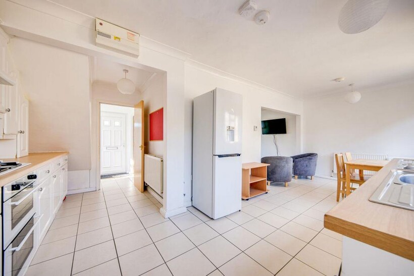 Warwick Road, Canterbury 4 bed house to rent - £2,197 pcm (£507 pw)